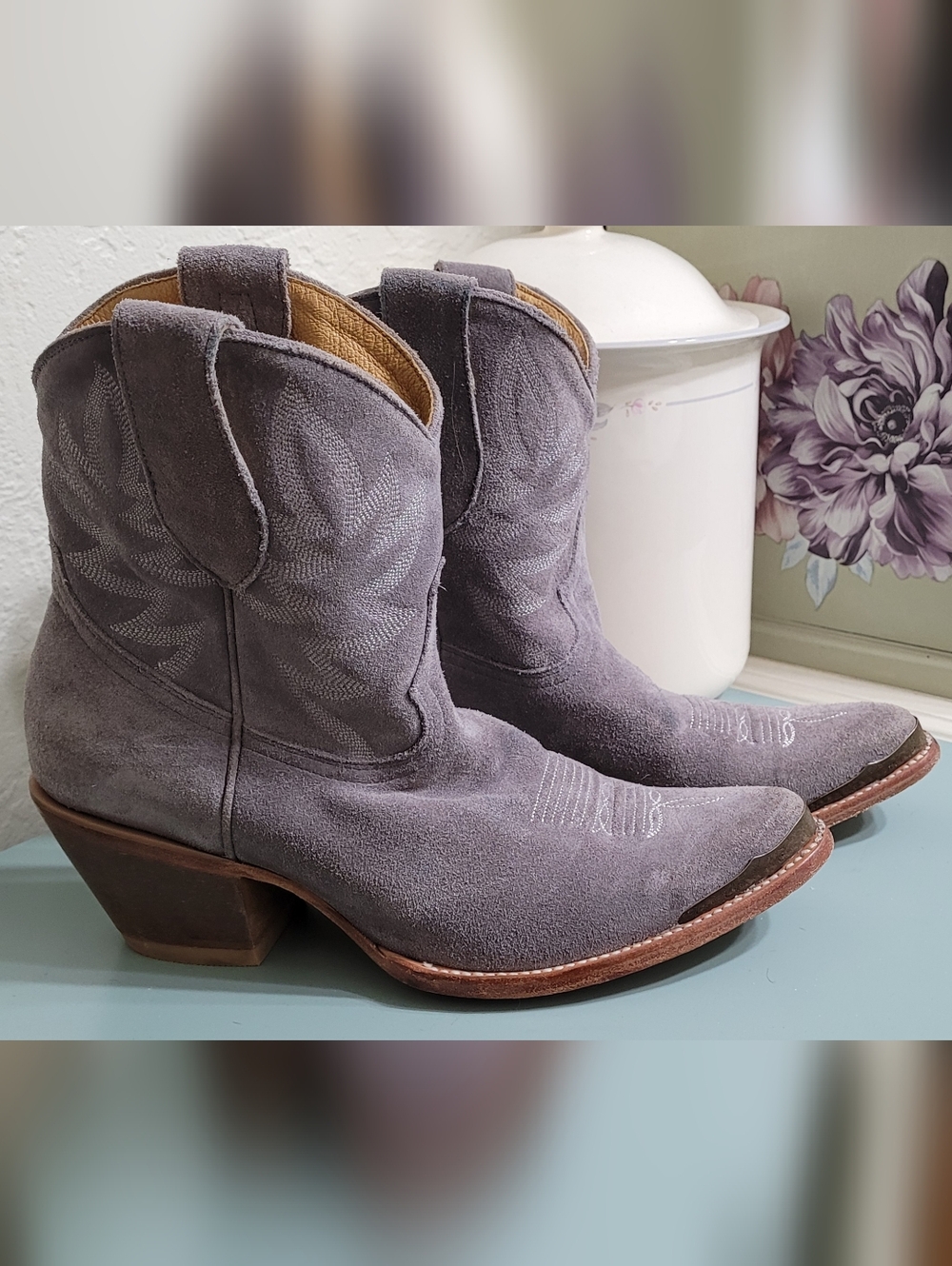 Idyllwind Gray Suede Boots